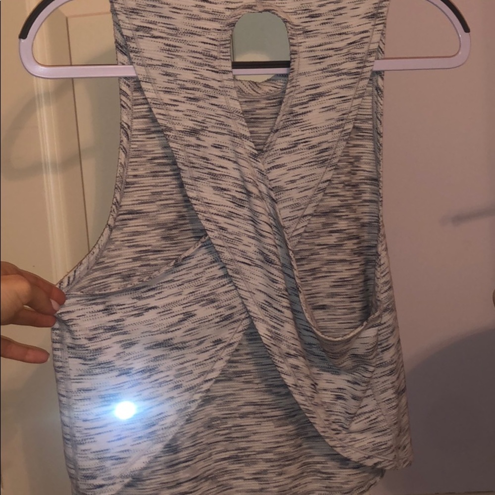 Lululemon open/cross back tank top